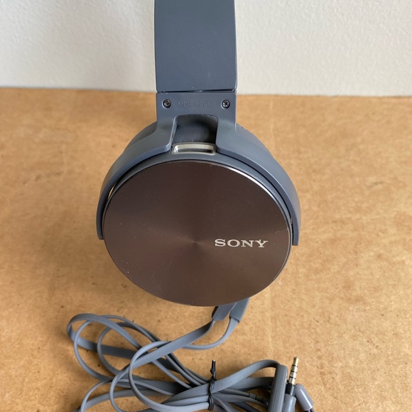 Sony MDR-XB950 Extra Bass Wired Headphones - Picture 4 of 10